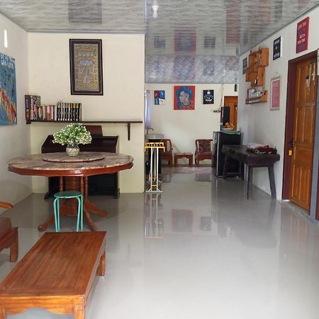 Appartement Air Manis Secret Surfcamp à Taluk Batung Extérieur photo