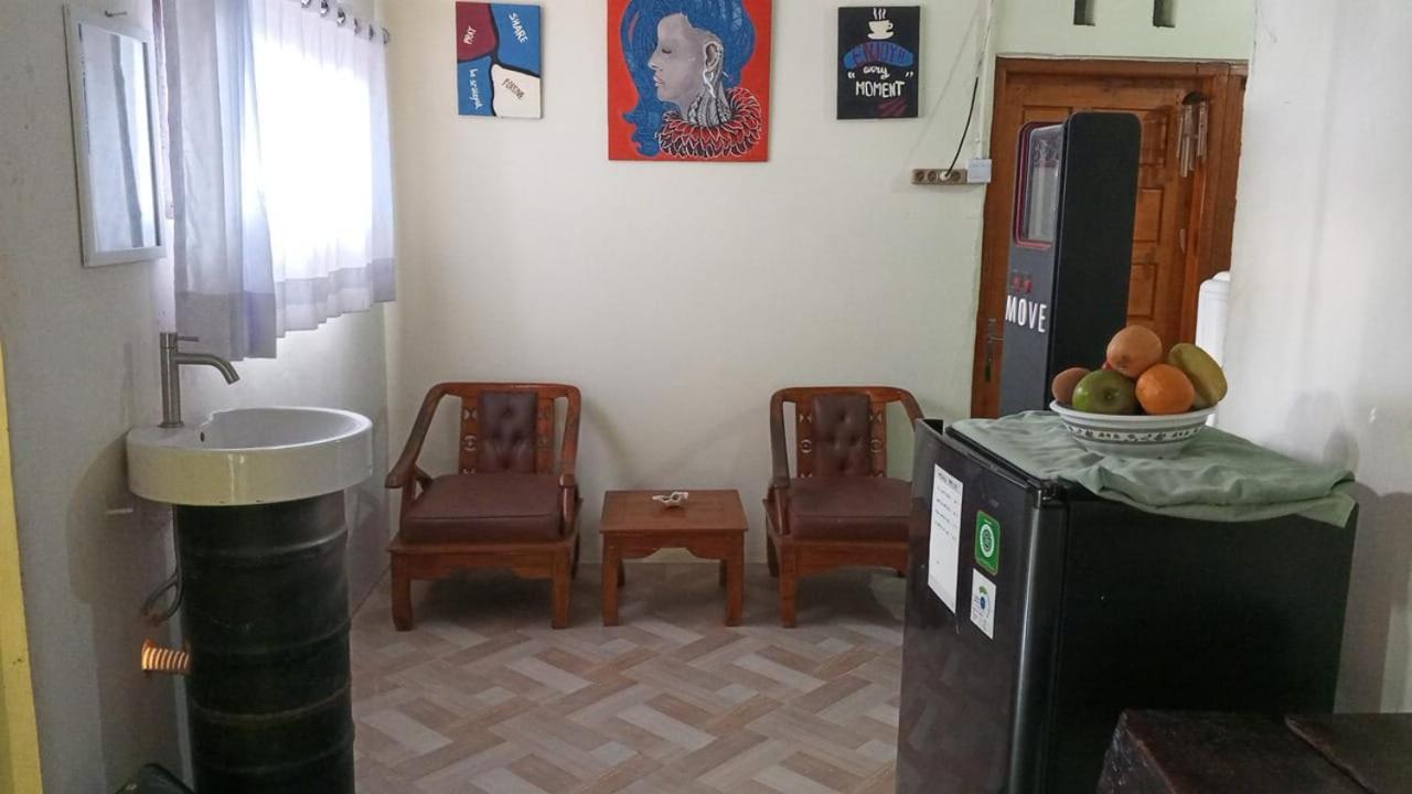 Appartement Air Manis Secret Surfcamp à Taluk Batung Extérieur photo