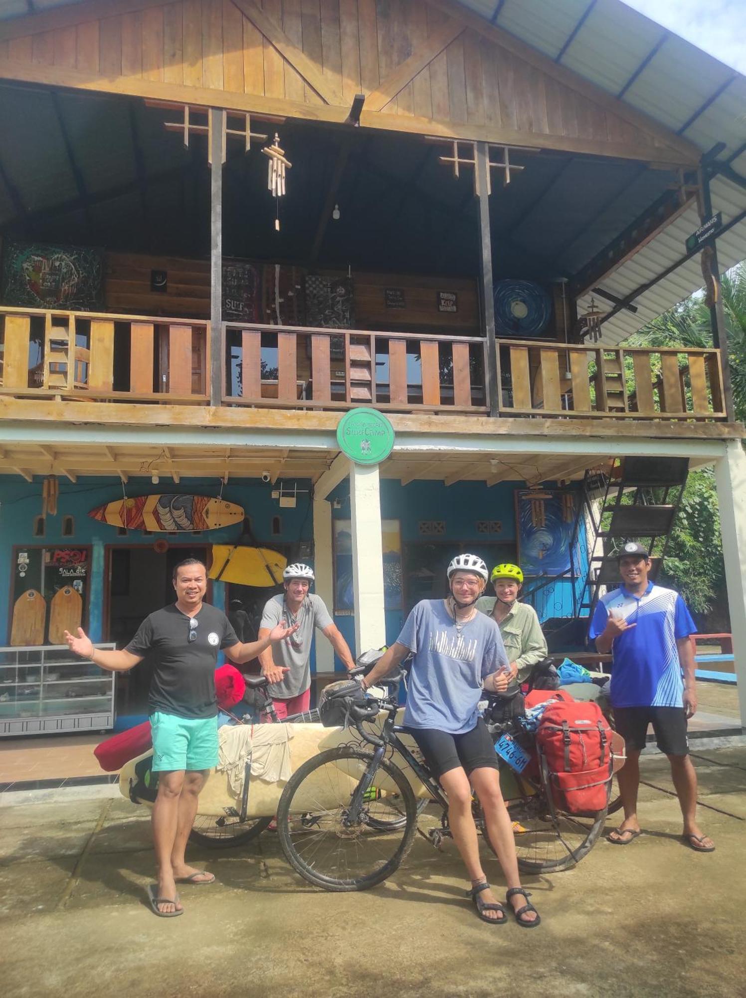 Appartement Air Manis Secret Surfcamp à Taluk Batung Extérieur photo