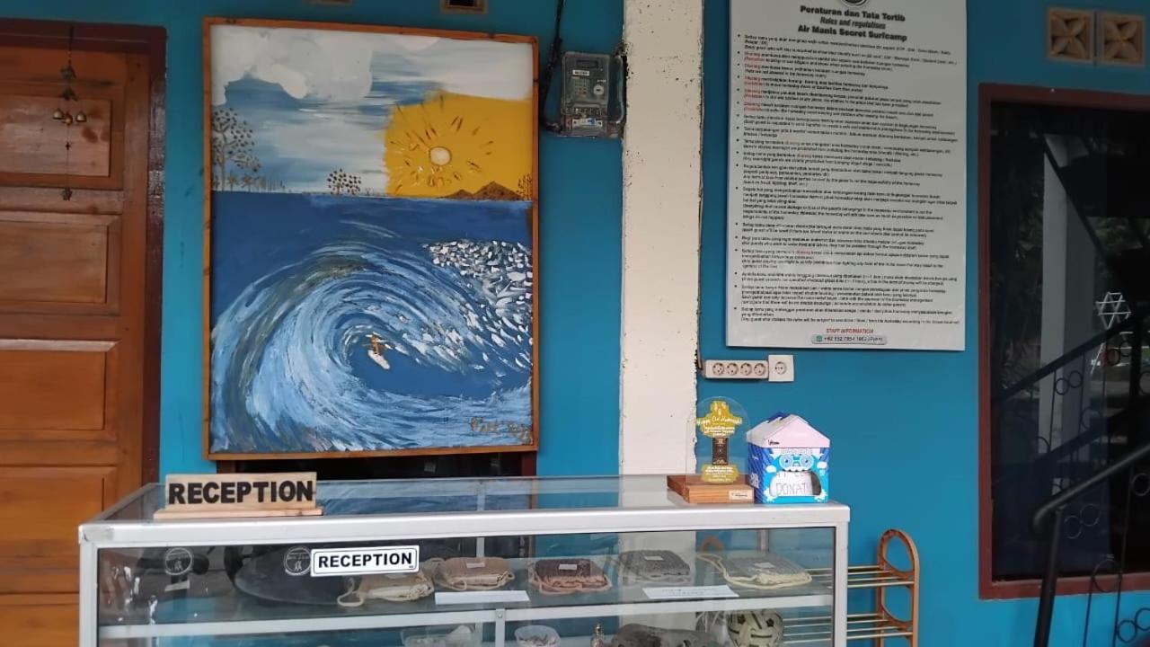 Appartement Air Manis Secret Surfcamp à Taluk Batung Extérieur photo