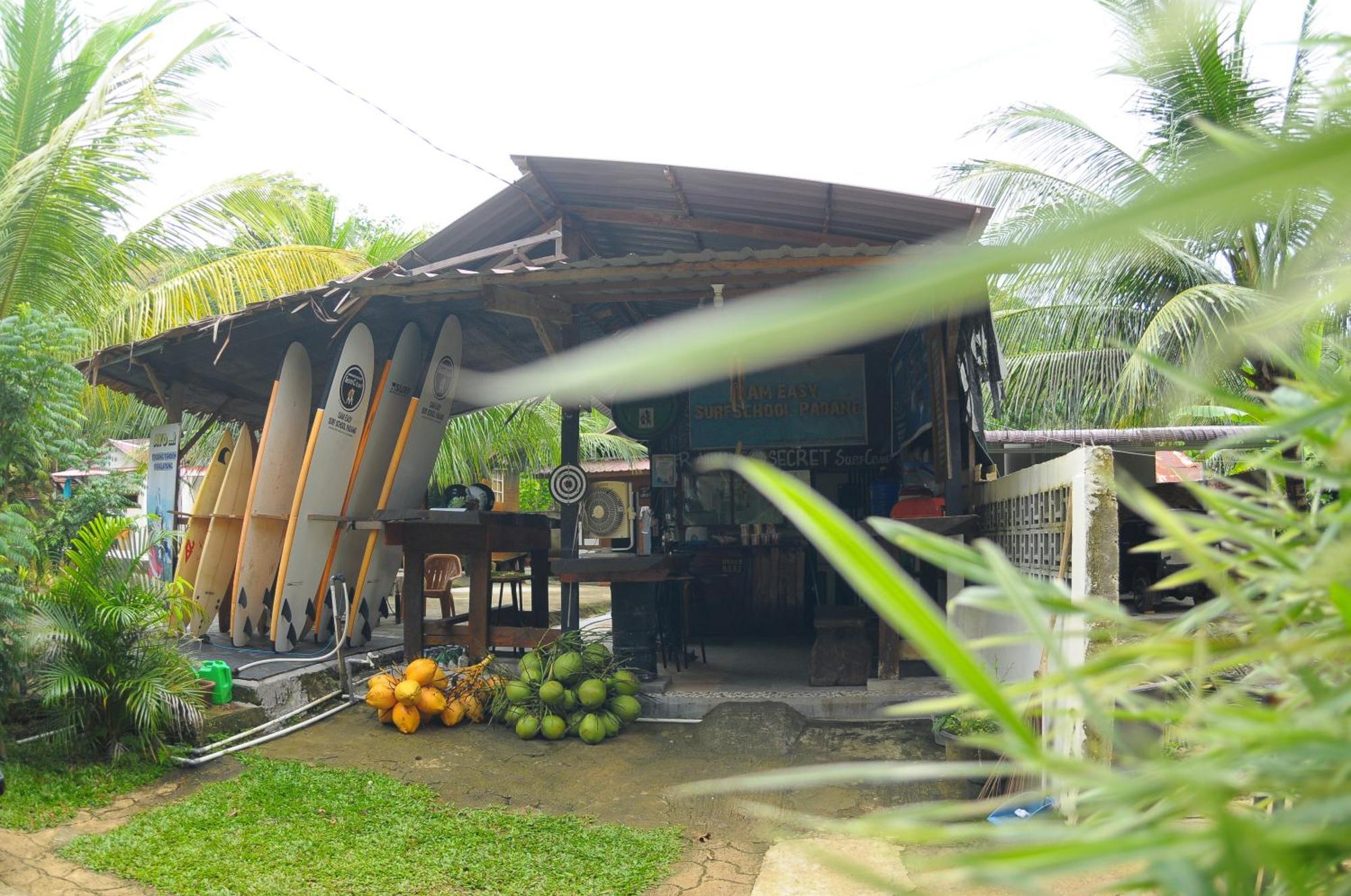 Appartement Air Manis Secret Surfcamp à Taluk Batung Extérieur photo