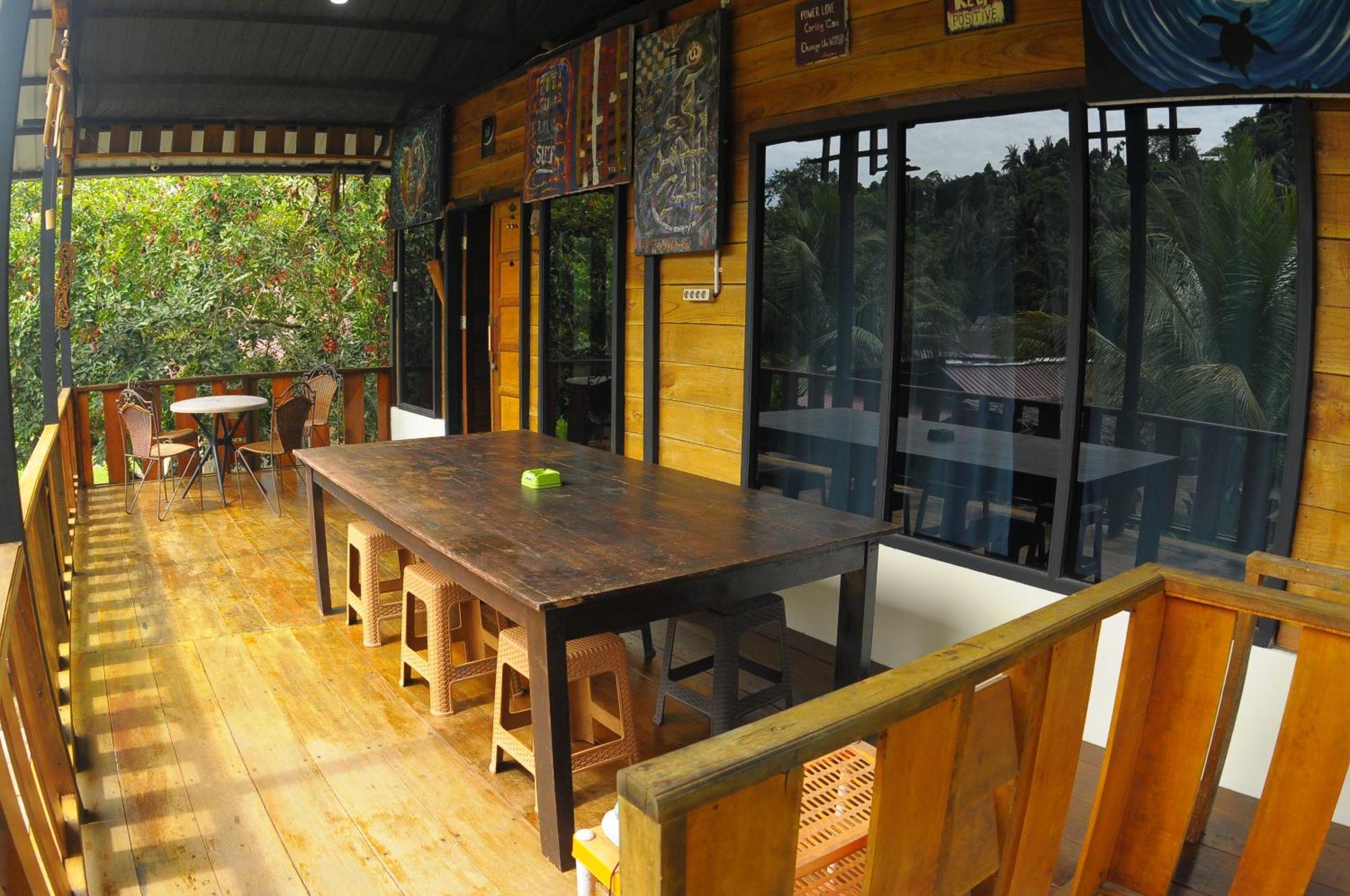 Appartement Air Manis Secret Surfcamp à Taluk Batung Extérieur photo