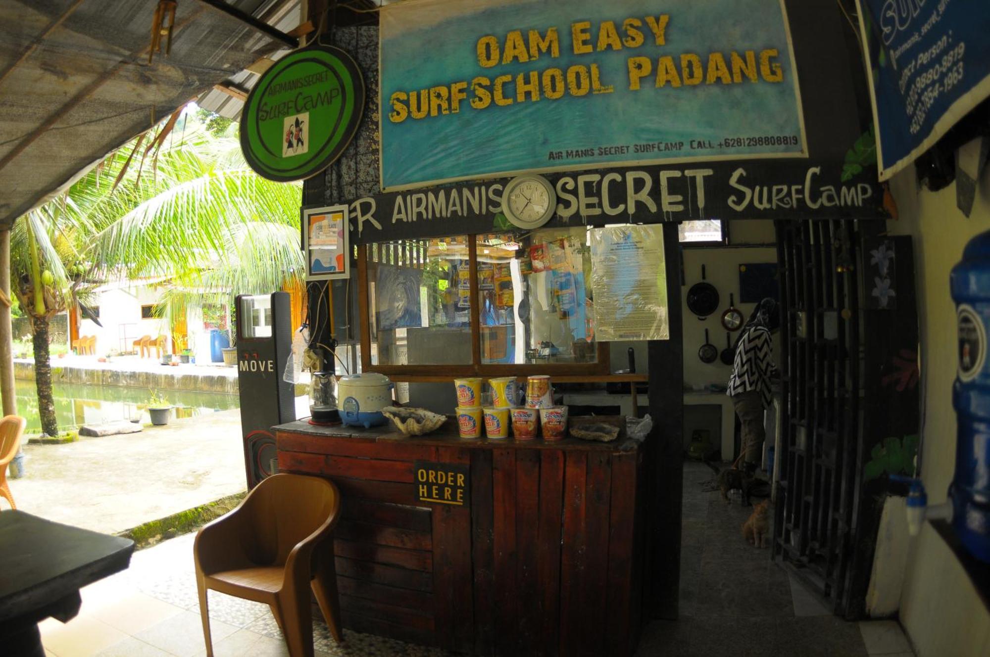 Appartement Air Manis Secret Surfcamp à Taluk Batung Extérieur photo