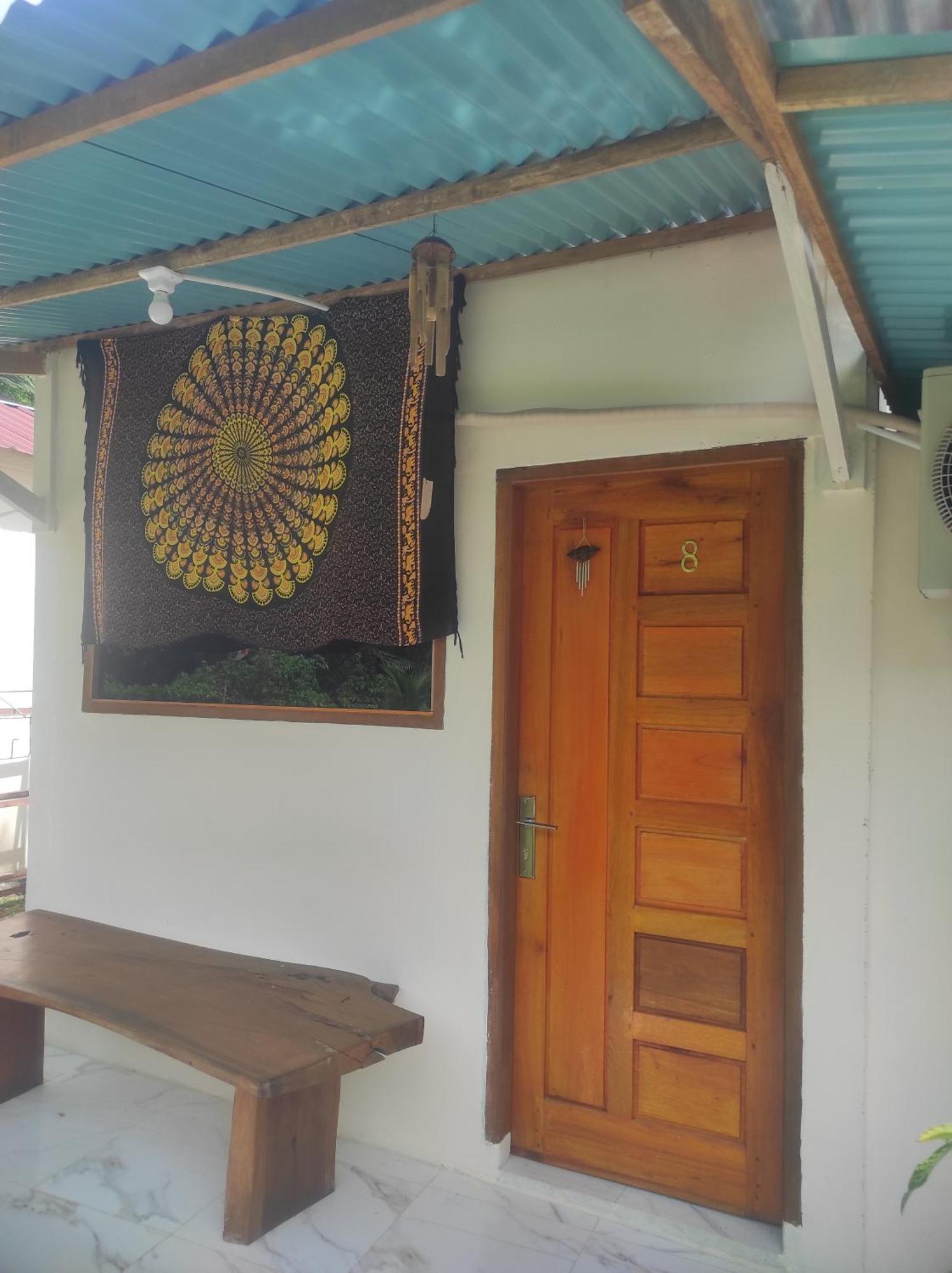 Appartement Air Manis Secret Surfcamp à Taluk Batung Extérieur photo