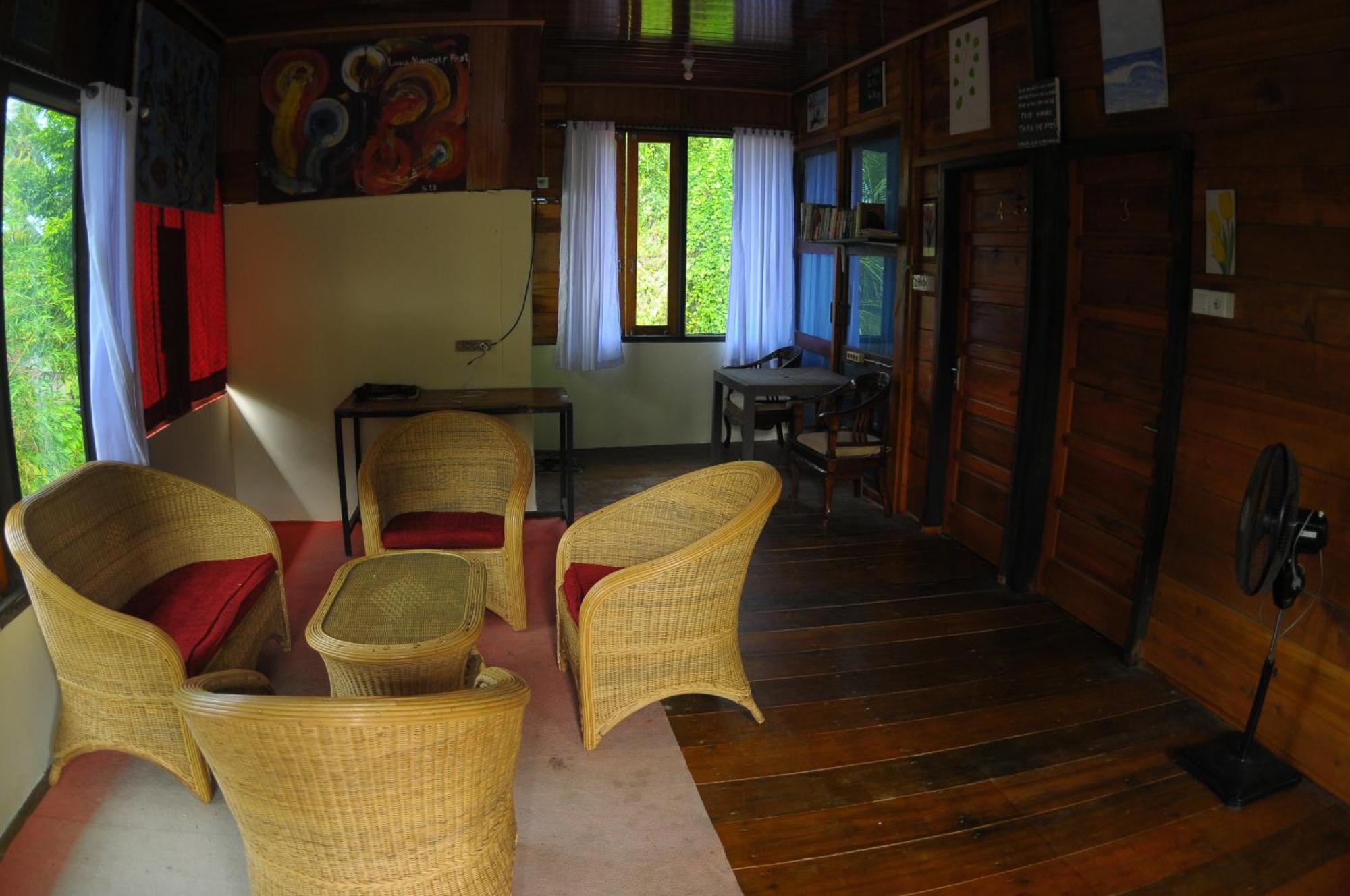 Appartement Air Manis Secret Surfcamp à Taluk Batung Extérieur photo