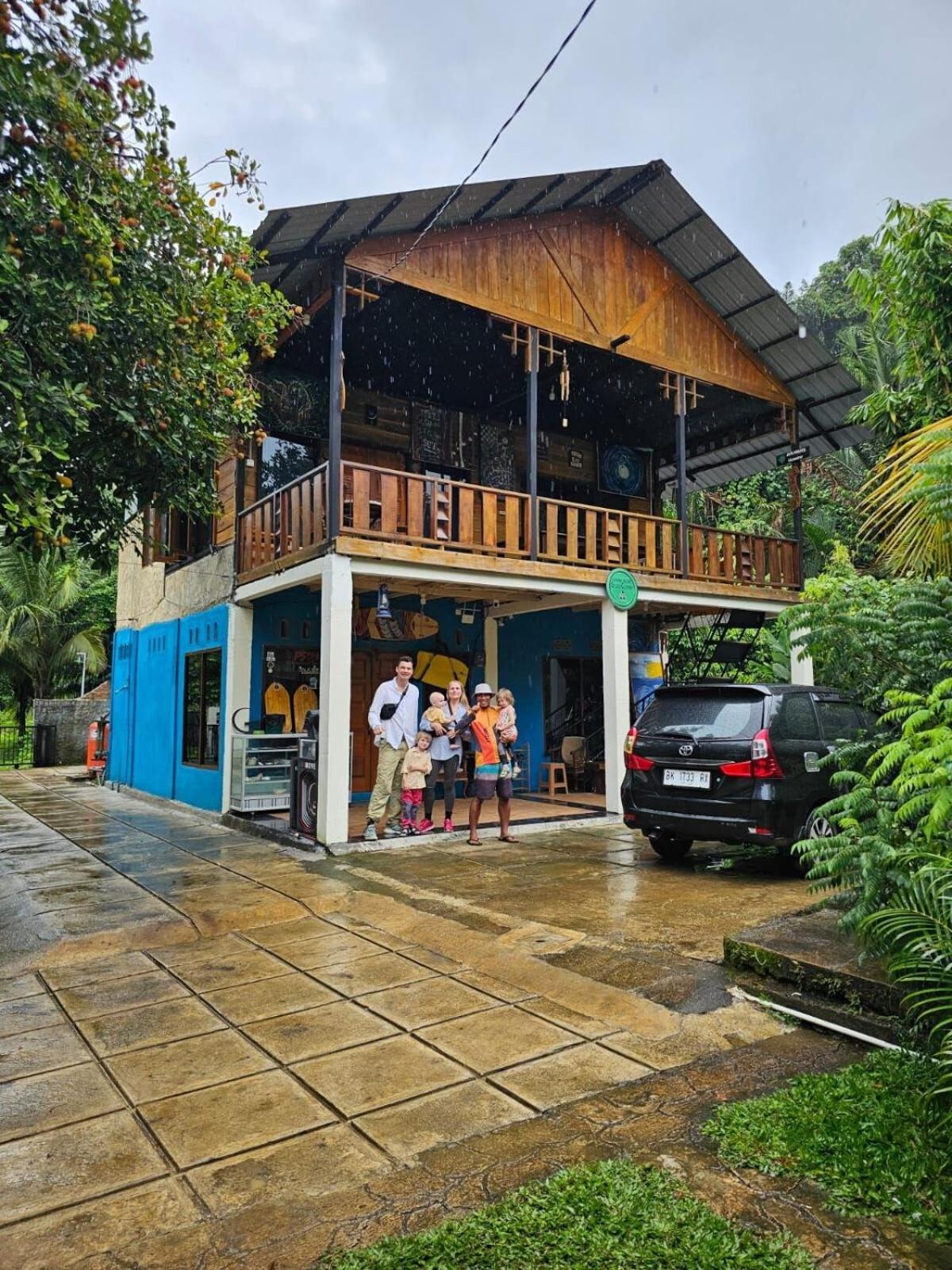 Appartement Air Manis Secret Surfcamp à Taluk Batung Extérieur photo