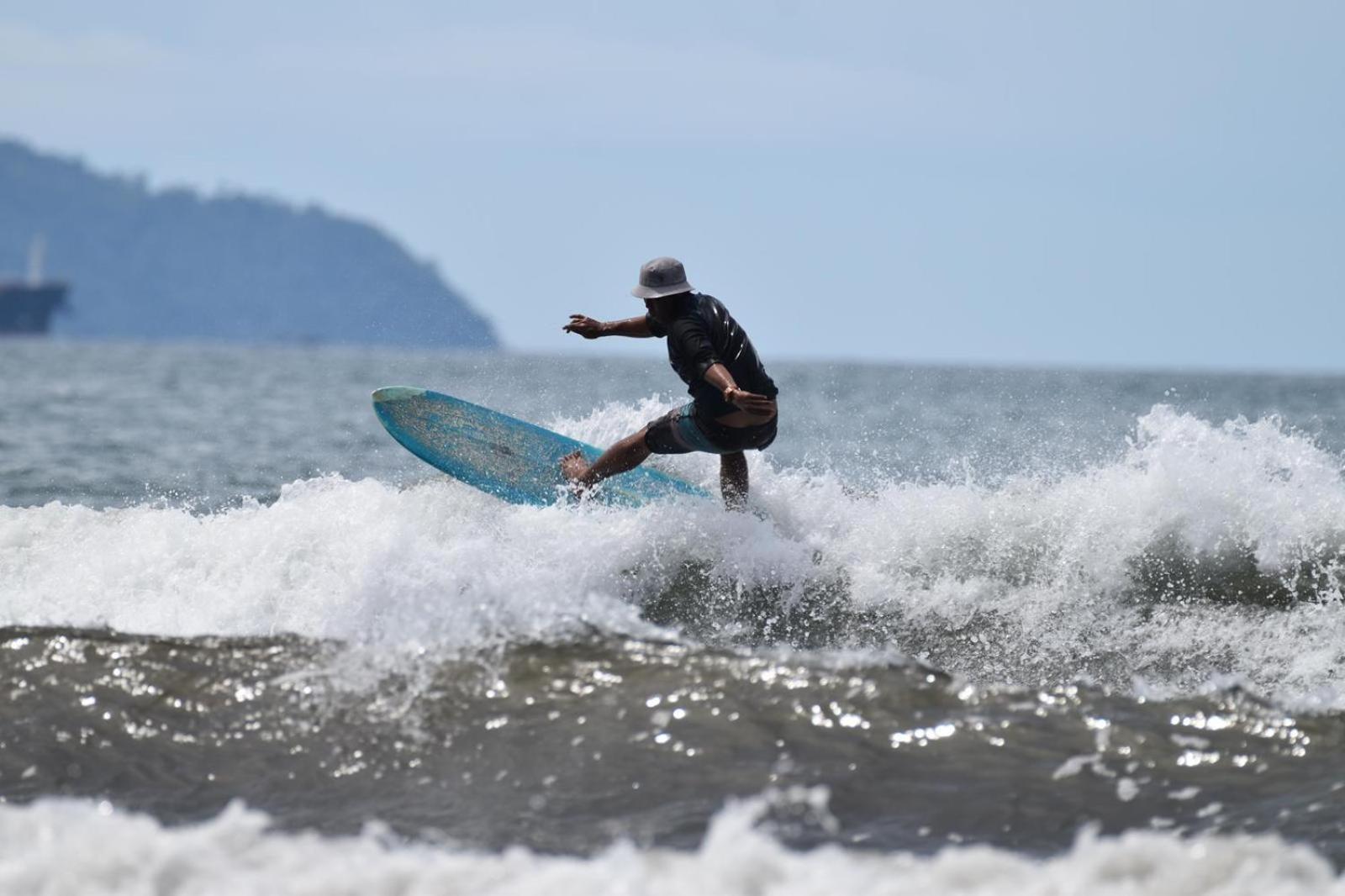 Appartement Air Manis Secret Surfcamp à Taluk Batung Extérieur photo